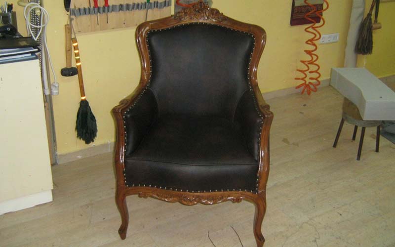 siyah renkli sandalye,deri siyah sandalyeler,darıca koltukçu